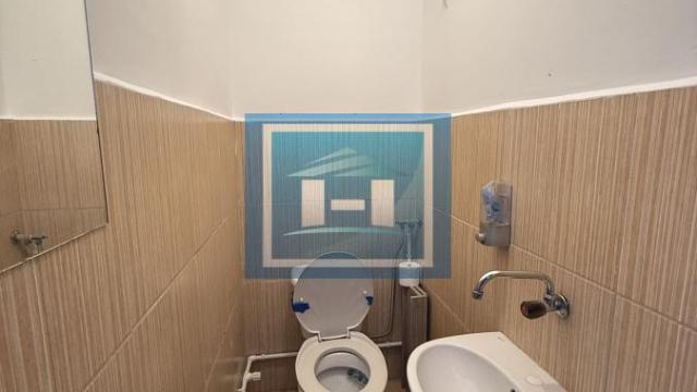 Poslovni prostor, Izdavanje, 16m2, Centar, Gradska lokacija, Jagodina