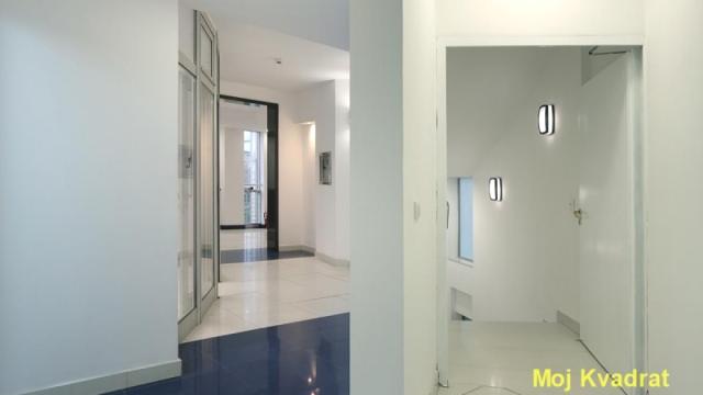 Poslovni prostor, Izdavanje, 200m2, Savski trg - Pristanište, Savski venac, Karađorđeva