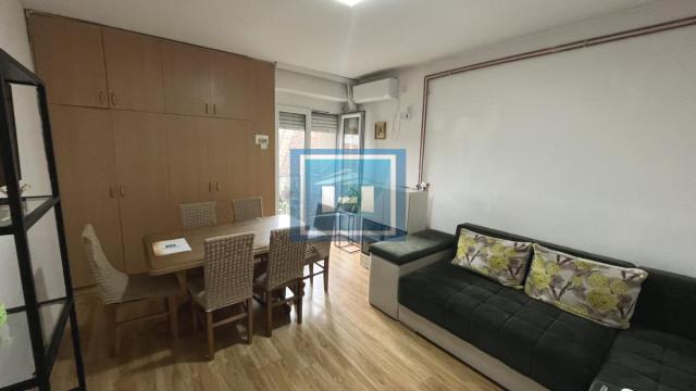 Stan, Trosoban, Prodaja, 65m2, Paraćin