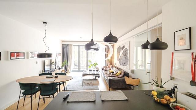 Stan, Dvosoban, Izdavanje, 73m2, West 65