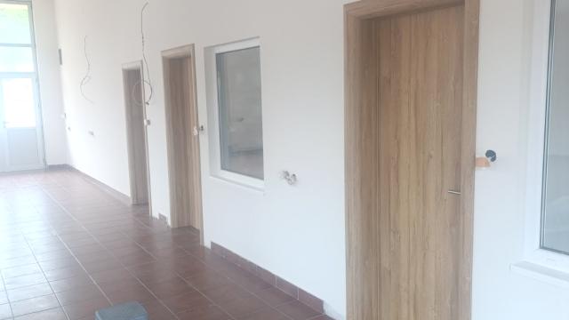 Poslovni prostor, Dvosoban, Izdavanje, 160m2, Kaludjerica, Grocka, Bulevar Revolucije 27b