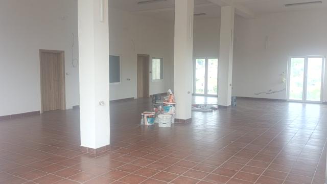 Poslovni prostor, Dvosoban, Izdavanje, 160m2, Kaludjerica, Grocka, Bulevar Revolucije 27b