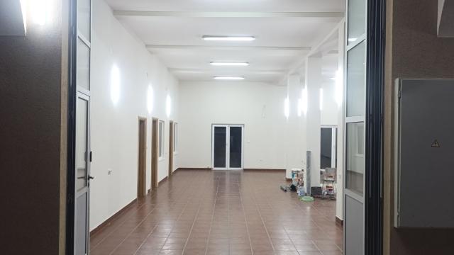 Poslovni prostor, Dvosoban, Izdavanje, 160m2, Kaludjerica, Grocka, Bulevar Revolucije 27b