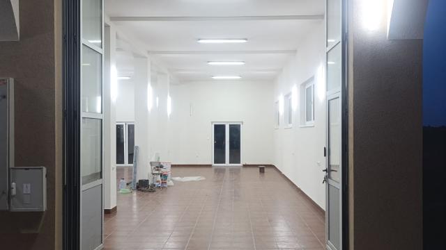 Poslovni prostor, Dvosoban, Izdavanje, 160m2, Kaludjerica, Grocka, Bulevar Revolucije 27b