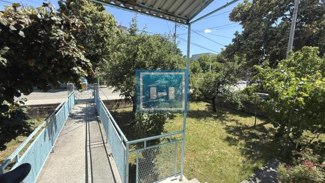 Kuća, Trosoban, Prodaja, 108m2, Centar, Gradska lokacija, Jagodina