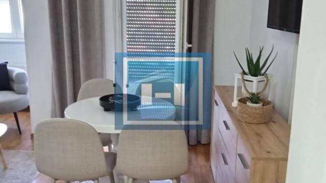 Stan, Garsonjera, Prodaja, 27m2, Centar, Gradska lokacija, Jagodina