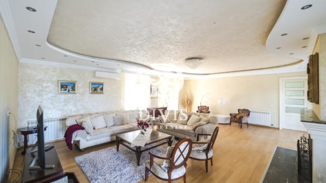 Kuća, Petosoban i veći, Izdavanje, 720m2, Draginje Adamović