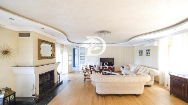 Kuća, Petosoban i veći, Izdavanje, 720m2, Draginje Adamović