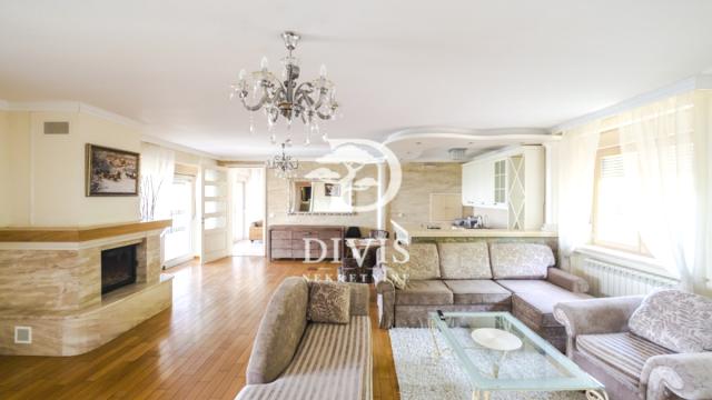 Kuća, Petosoban i veći, Izdavanje, 720m2, Draginje Adamović