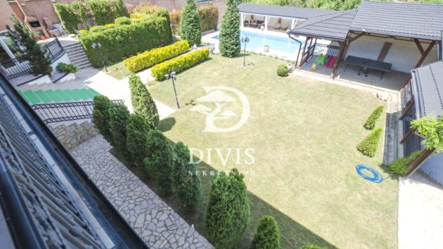 Kuća, Petosoban i veći, Izdavanje, 720m2, Draginje Adamović