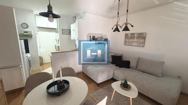 Stan, Garsonjera, Prodaja, 27m2, Centar, Gradska lokacija, Jagodina