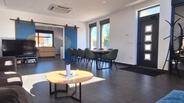 Kuća, Trosoban, Izdavanje, 330m2, Patrijarha Germana
