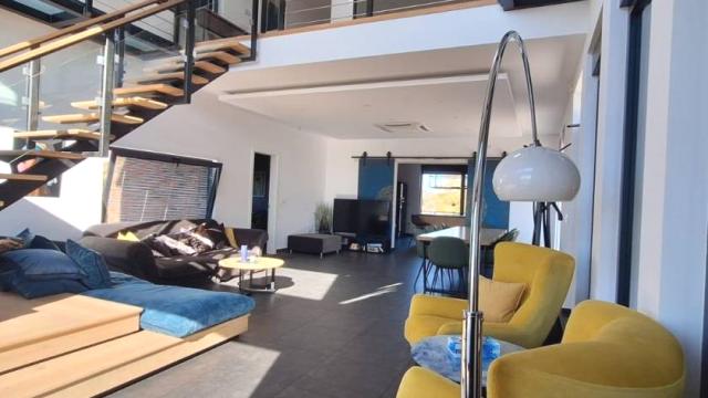 Kuća, Trosoban, Izdavanje, 330m2, Patrijarha Germana