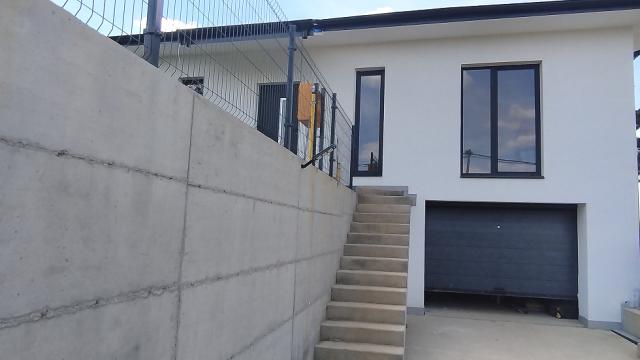 Kuća, četvorosoban, Prodaja, 160m2, Mali Popović, Sopot, Zivote Milosavljevica 4a