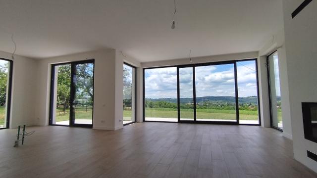 Kuća, četvorosoban, Prodaja, 160m2, Mali Popović, Sopot, Zivote Milosavljevica 4a