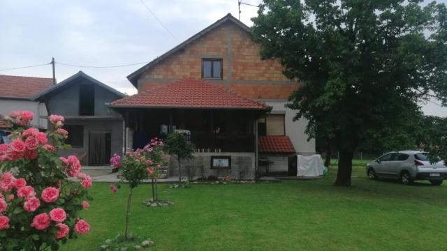 Kuća, Petosoban, Prodaja, 130m2, Medjulužje, Mladenovac, Vojislava Ilica