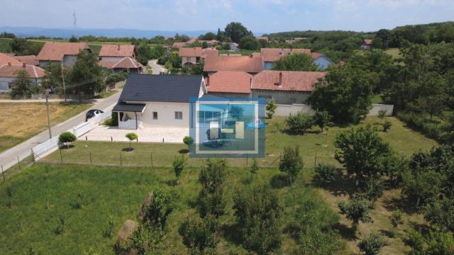 Kuća, četvorosoban, Prodaja, 200m2, Majur, Okolno mesto, Jagodina