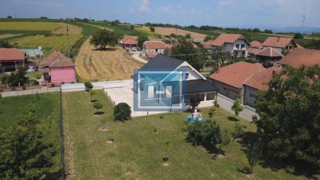 Kuća, četvorosoban, Prodaja, 200m2, Majur, Okolno mesto, Jagodina