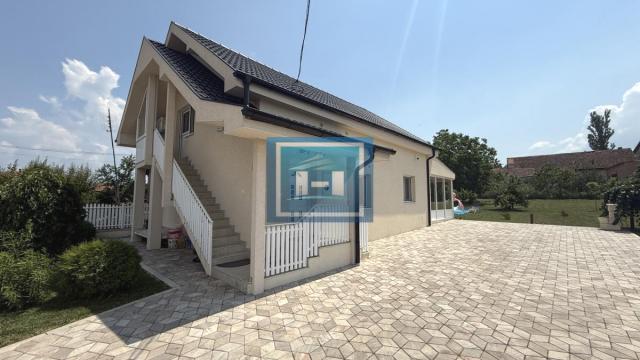Kuća, četvorosoban, Prodaja, 200m2, Majur, Okolno mesto, Jagodina