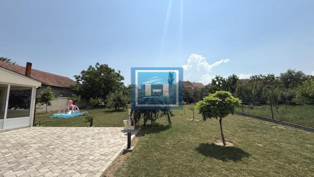 Kuća, četvorosoban, Prodaja, 200m2, Majur, Okolno mesto, Jagodina