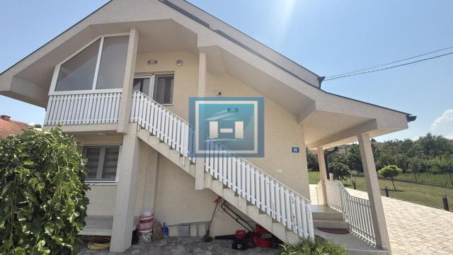 Kuća, četvorosoban, Prodaja, 200m2, Majur, Okolno mesto, Jagodina