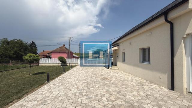 Kuća, četvorosoban, Prodaja, 200m2, Majur, Okolno mesto, Jagodina