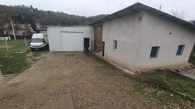 Poslovni prostor, Jednosoban, Izdavanje, 450m2, Paragovo, Petrovaradin, Paragovo