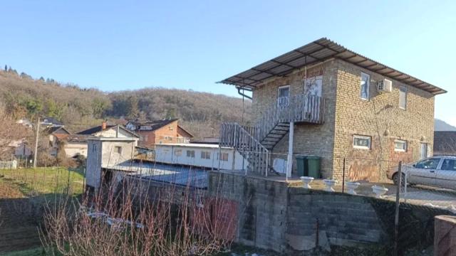 Poslovni prostor, Petosoban i veći, Prodaja, 700m2, Paragovo, Petrovaradin, Paragovo