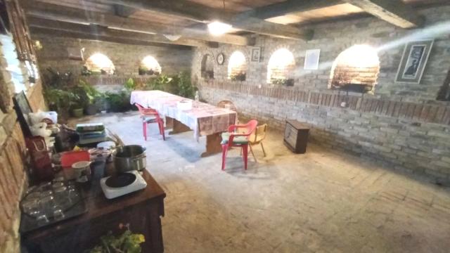 Poslovni prostor, Petosoban i veći, Prodaja, 700m2, Paragovo, Petrovaradin, Paragovo