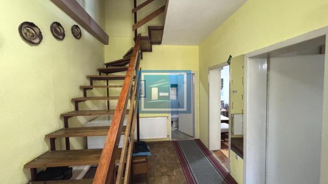 Kuća, Prodaja, 200m2, Centar, Gradska lokacija, Ćuprija