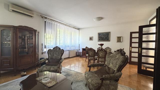 Stan, Trosoban, Izdavanje, 105m2, Bulevar oslobođenja