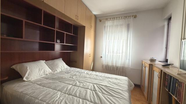 Stan, Trosoban, Izdavanje, 105m2, Bulevar oslobođenja