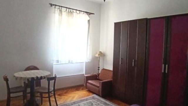 Stan, četvorosoban, Izdavanje, 121m2, Gundulićev venac, Stari grad, Gundulićev venac