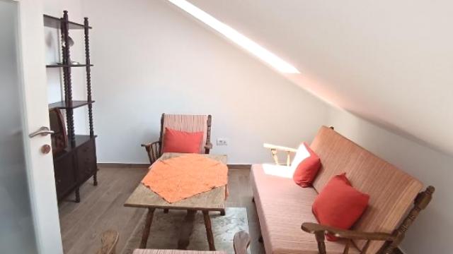 Stan, četvorosoban, Izdavanje, 121m2, Gundulićev venac, Stari grad, Gundulićev venac