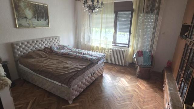 Kuća, Petosoban, Prodaja, 304m2, Bački Brestovac, Okolno mesto, Odžaci