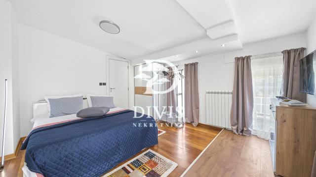 Stan, Petosoban, Izdavanje, 256m2, Majora Jagodića