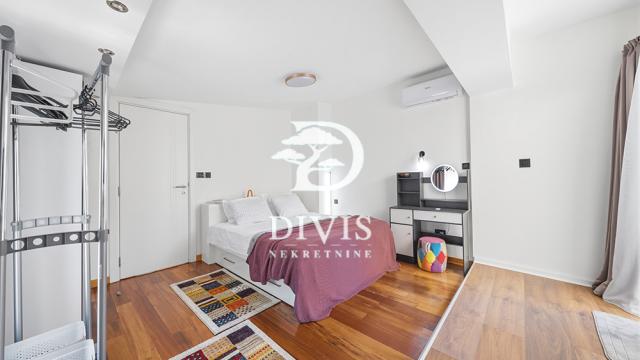 Stan, Petosoban i veći, Izdavanje, 256m2, Majora Jagodića