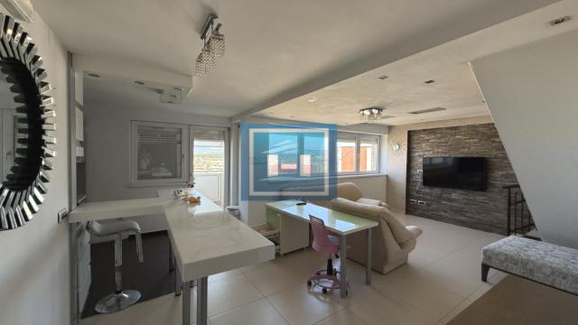 Stan, Trosoban, Prodaja, 105m2, Centar, Gradska lokacija, Jagodina