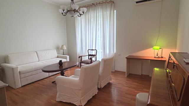 Stan, Dvoiposoban, Izdavanje, 80m2, Cara Dušana