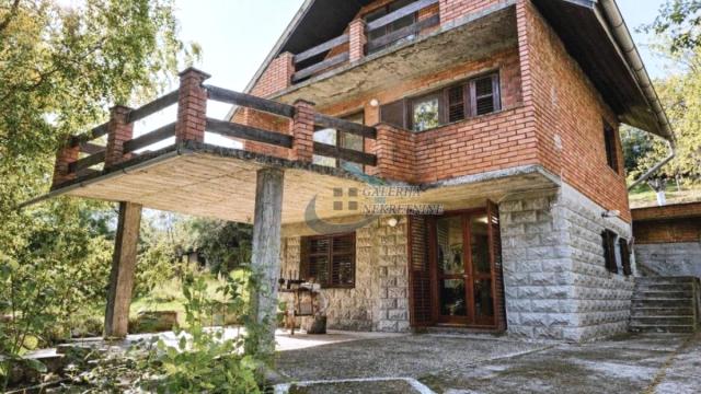 Kuća, četvoroiposoban, Prodaja, 192m2, Stari Slankamen, Okolno mesto, Vinogradarska