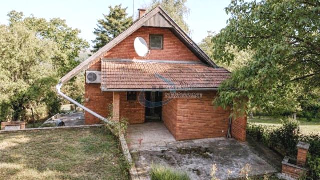 Kuća, četvoroiposoban, Prodaja, 192m2, Stari Slankamen, Okolno mesto, Vinogradarska