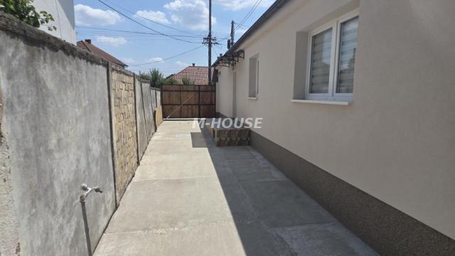 Kuća, četvorosoban, Prodaja, 107m2, Šikara, Gradska lokacija, Sombor
