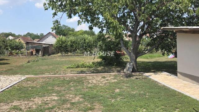 Kuća, četvorosoban, Prodaja, 107m2, Šikara, Gradska lokacija, Sombor