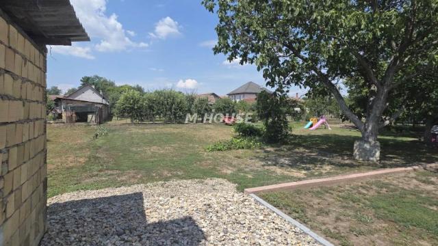 Kuća, četvorosoban, Prodaja, 107m2, Šikara, Gradska lokacija, Sombor