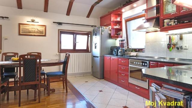 Stan, četvorosoban, Prodaja, 104m2, Gundulićev venac, Stari grad, Šantićeva