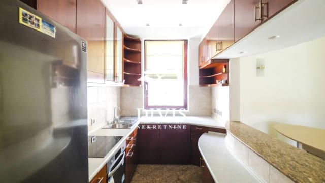 Kuća, četvorosoban, Izdavanje, 270m2, Bulevar Oslobođenja