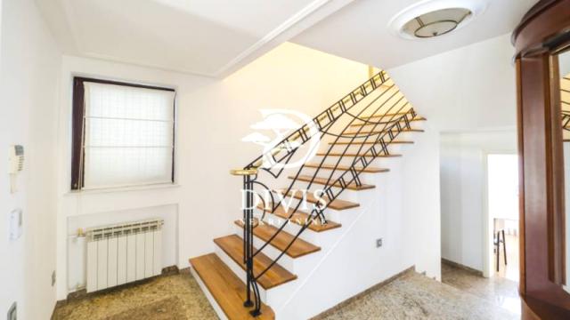 Kuća, četvorosoban, Izdavanje, 270m2, Bulevar Oslobođenja