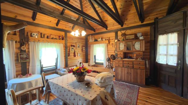 Kuća, Petosoban, Prodaja, 124m2, Dobroselica, Okolno mesto, Dobroselica