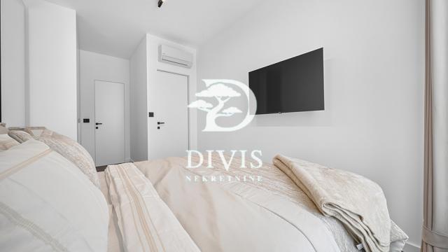 Stan, Trosoban, Prodaja, 82m2, Bulevar Vudroa Vilsona
