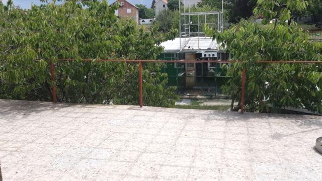 Kuća, četvoroiposoban, Prodaja, 200m2, Sremčica, Čukarica, Cokesinska